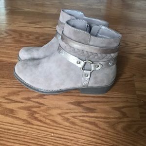 Like new! Girls booties